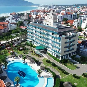 Oceania Park & Convention Hotel